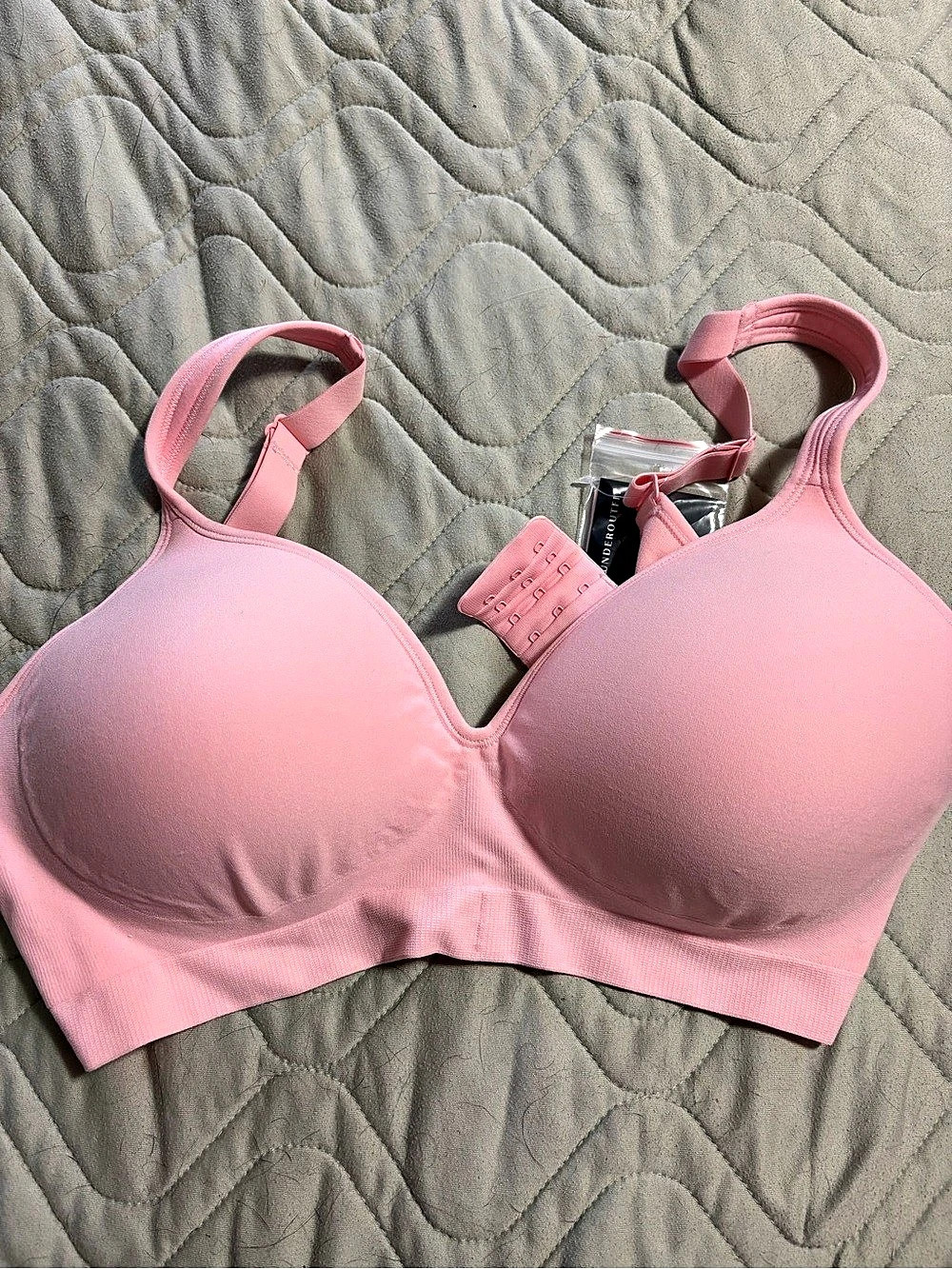 Underoutfit The Perfect Neckline Bra Pink XL NWT
